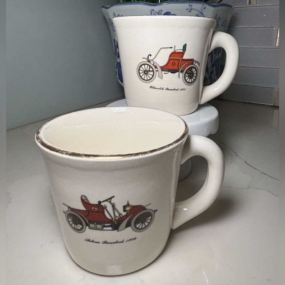 VTG 1902 Autocar Runabout & 1903 Oldsmobile Runabout w/ gold rim accents mug set